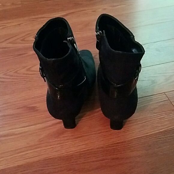 Amanda black buckle booties Sz 10 NWOB - Picture 3 of 5